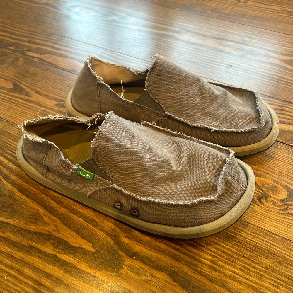 Sanuk Men’s size 9 shoe